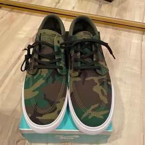 Nike SB Janoski Canvas Shoes